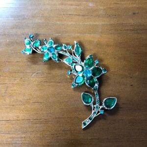 Monet flower pin